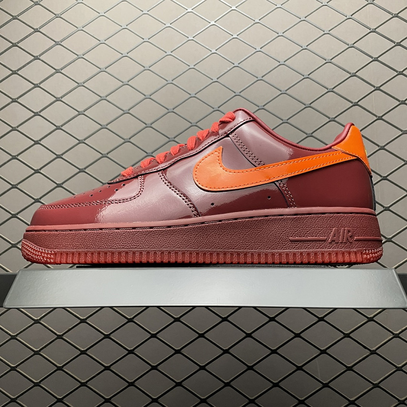 NIKE IO4489-601