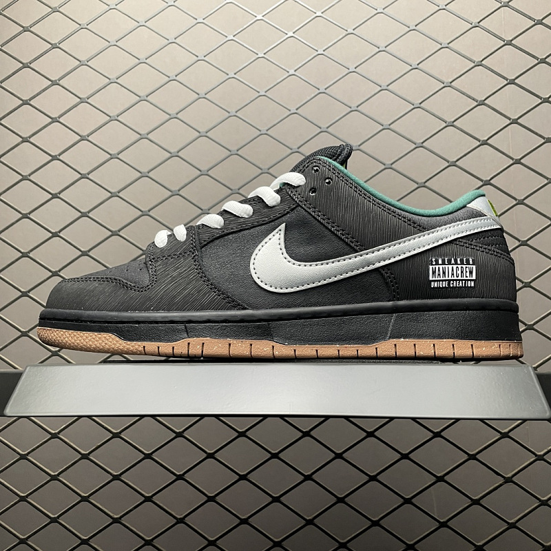 NIKE FQ7585-200