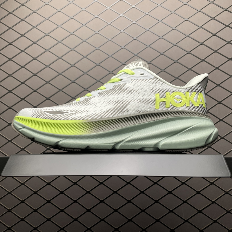 Hoka USD One One Clifton-235245940