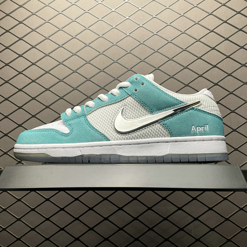NIKE FD2562-400
