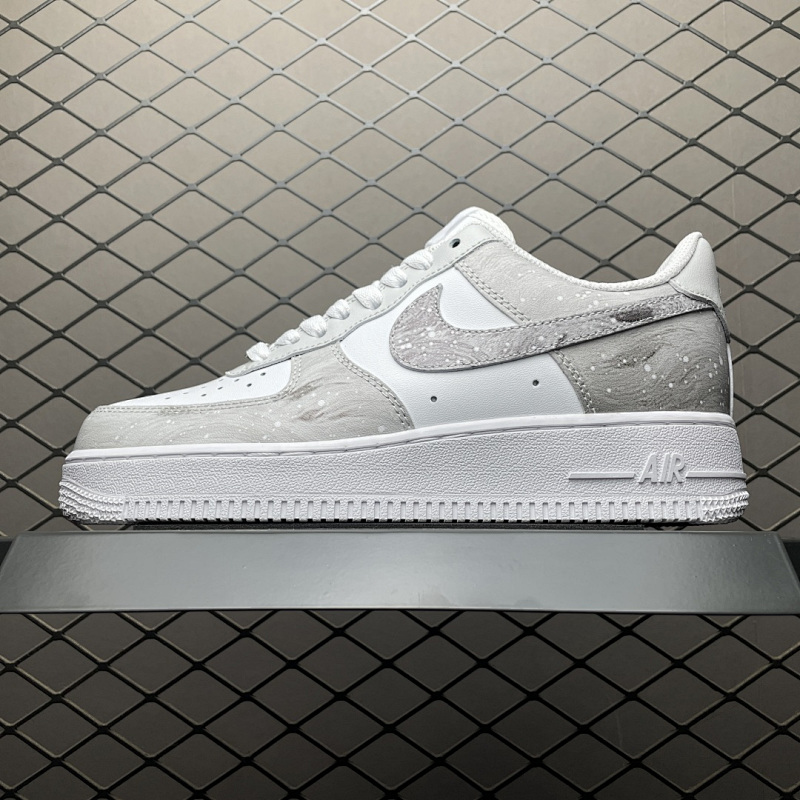 NIKE ZH0316-131