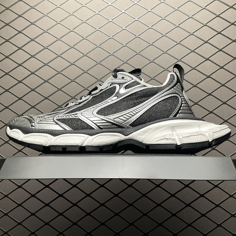 Balenciaga USD76-224703767