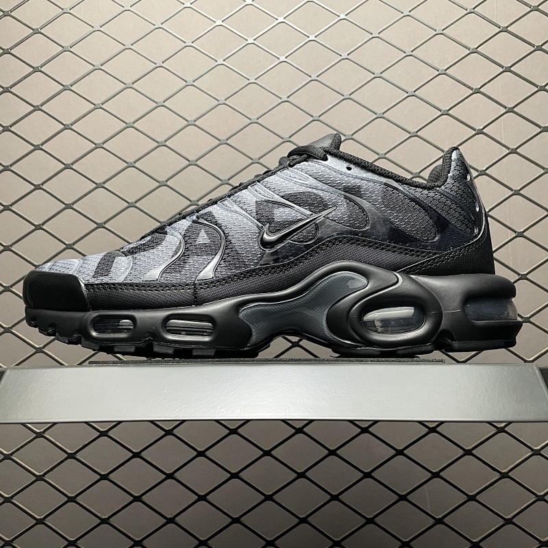 NIKE IB2253-001