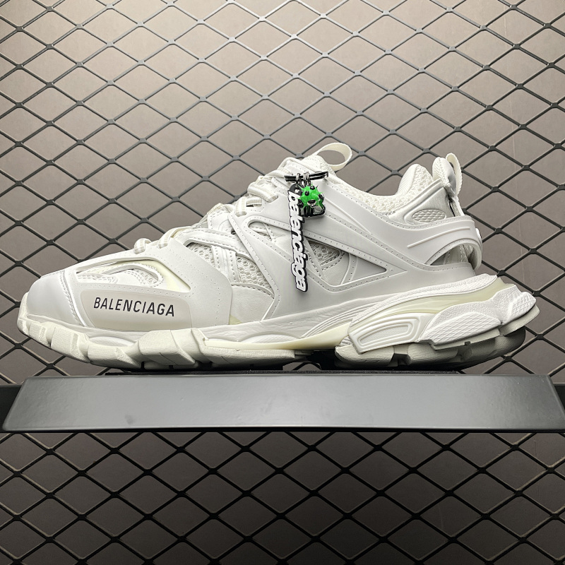 Balenciaga USD84-223518717