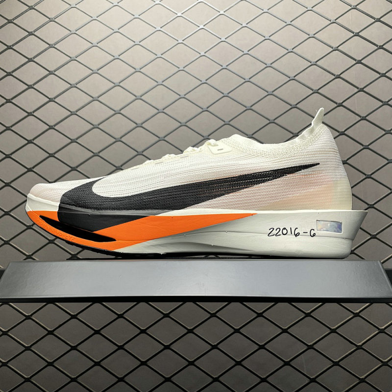 NIKE HF6417-100
