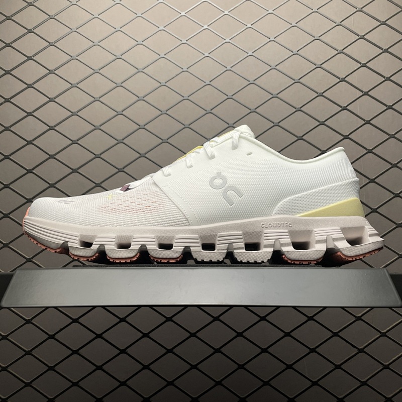 On Cloud SIZE36-47-214410777