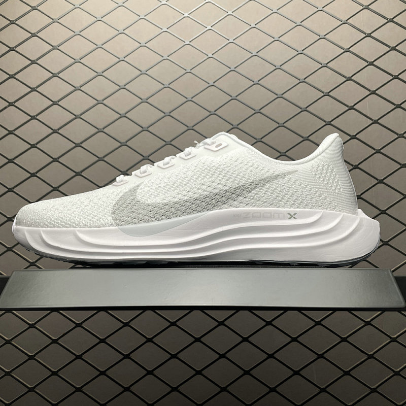 NIKE FQ7262-102