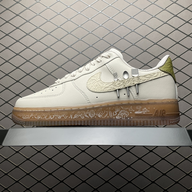 NIKE IO7688-921