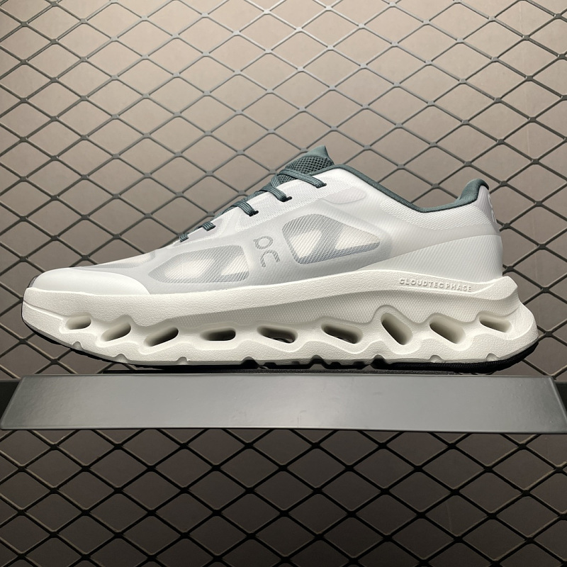 On Cloud USD tilt Remix 3MG10273686