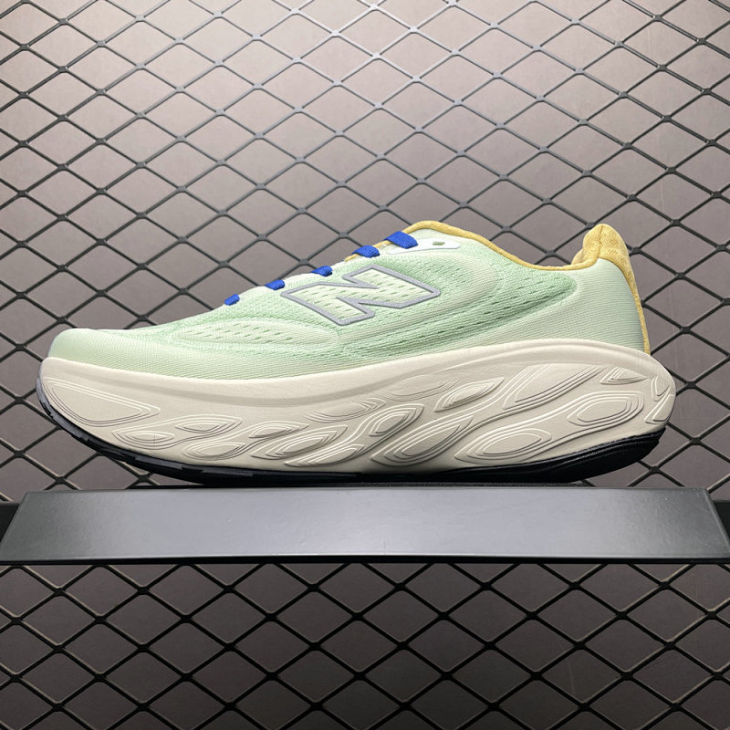 Hoka USD New Balance M108014G