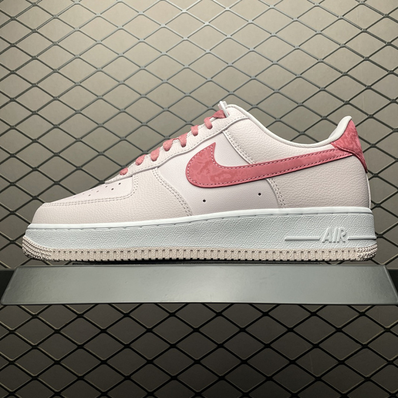 NIKE IO8755-600
