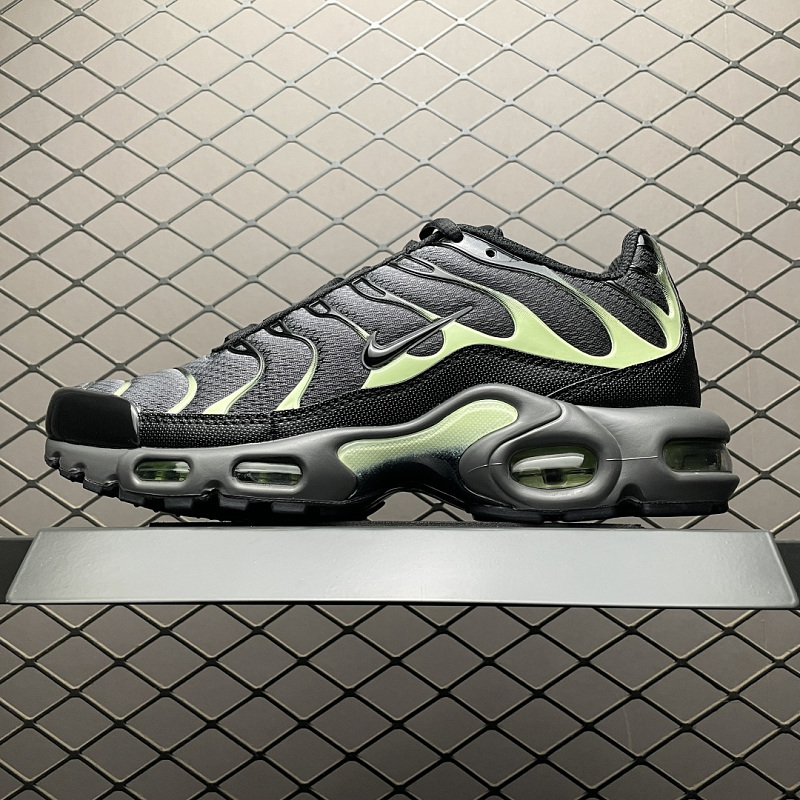NIKE DM0032-035