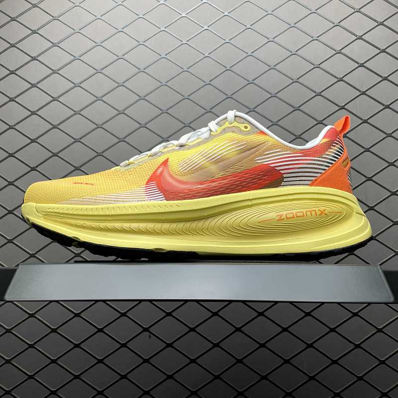 NIKE VOMERO18-233187348