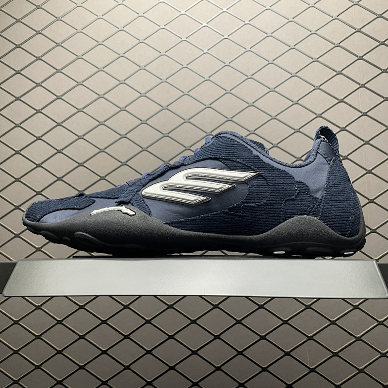 BALENCIAGA853505-228571553