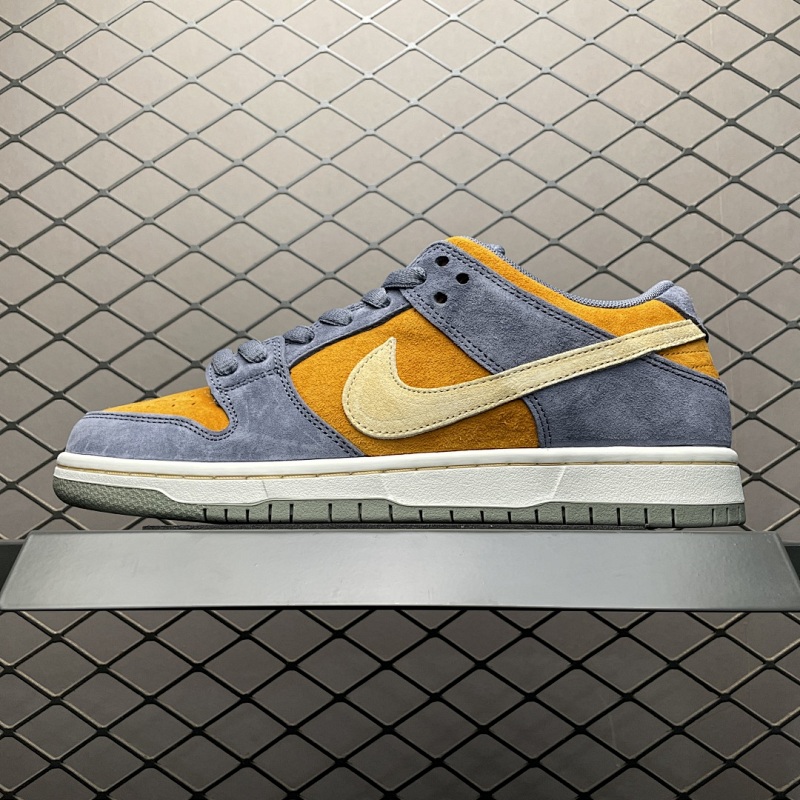NIKE Dunk SB LOW