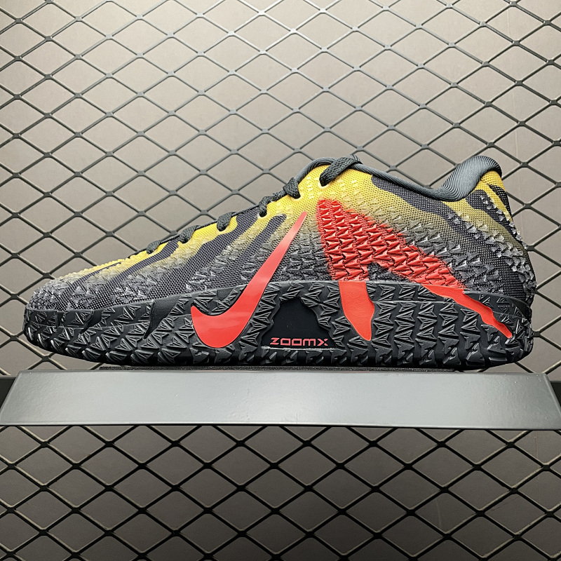 NIKE IU7240-001