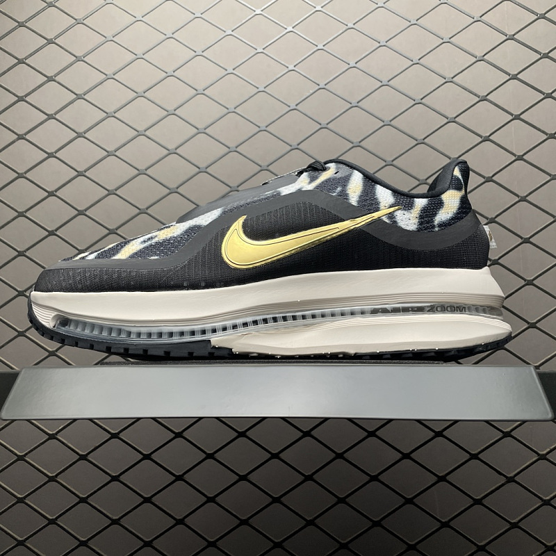 NIKE IQ0368-010
