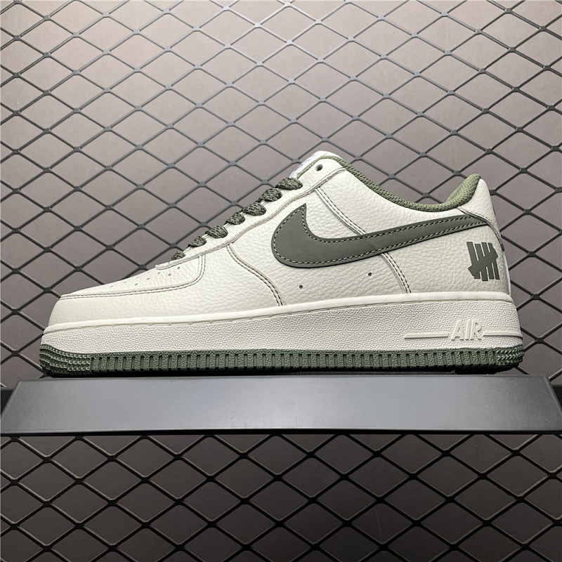 NIKE UN2395-521