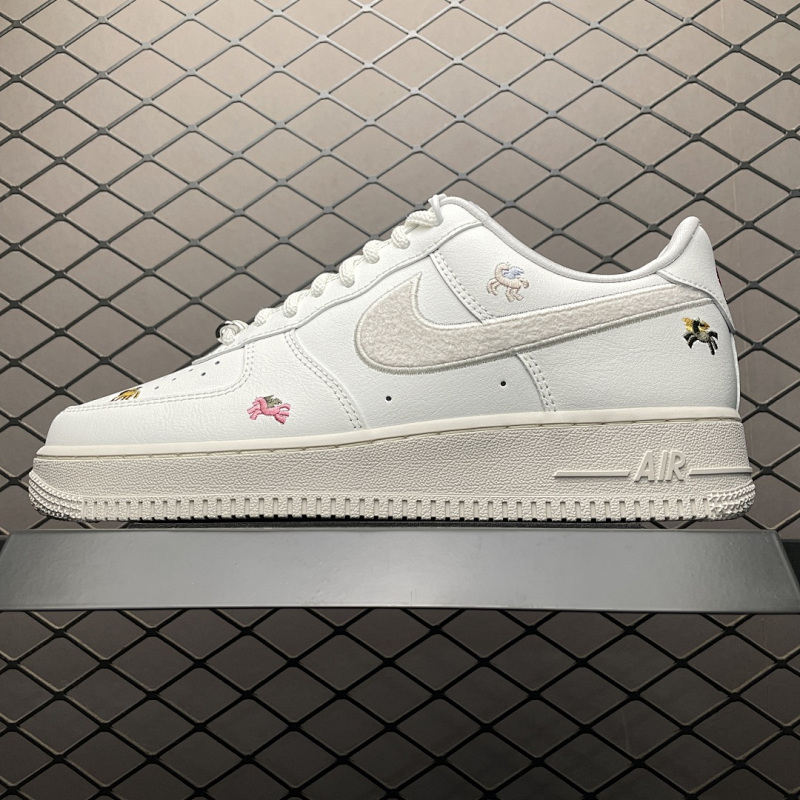 NIKE IQ1143-100