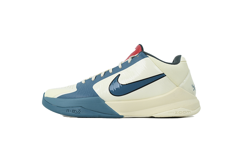 NIKE IZ1852-100-235007606