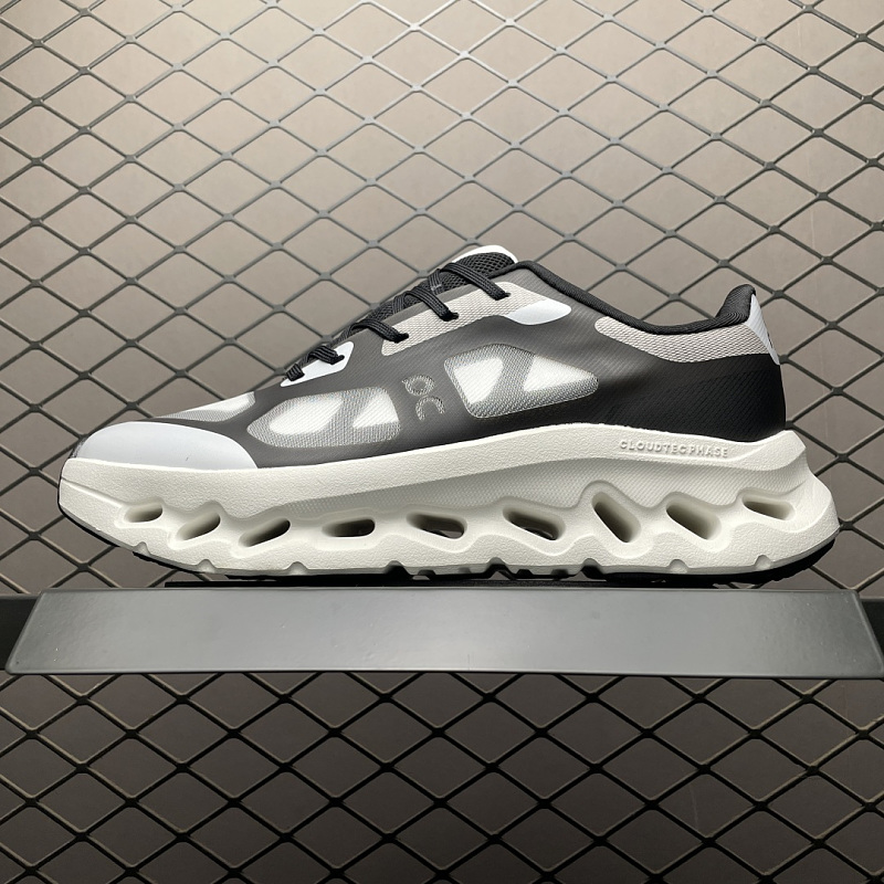 On Cloud USD tilt Remix 3MG10271430