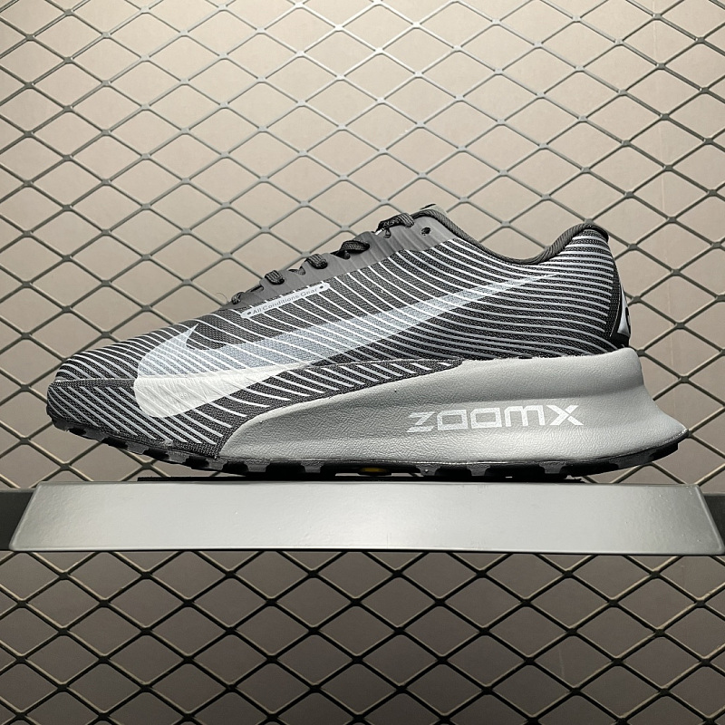NIKE HF5668-001